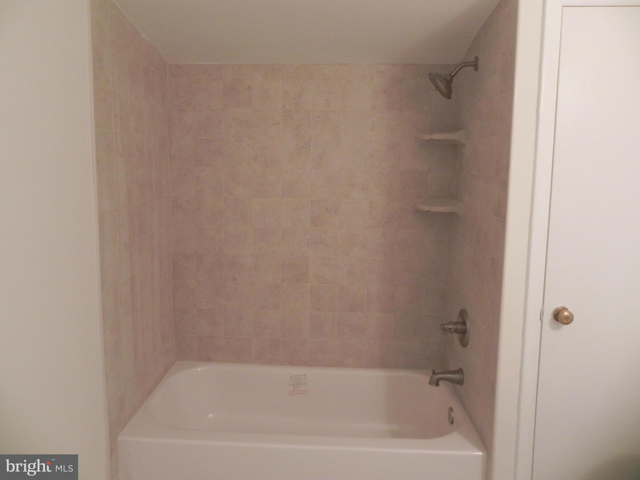 10320 Rogues Road Midland, VA 22728 - Photo 16 of 30 Bath