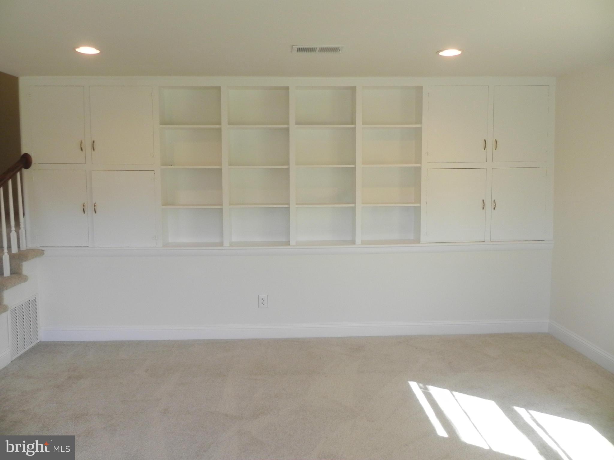 10320 Rogues Road Midland, VA 22728 - Photo 18 of 30 Living Room