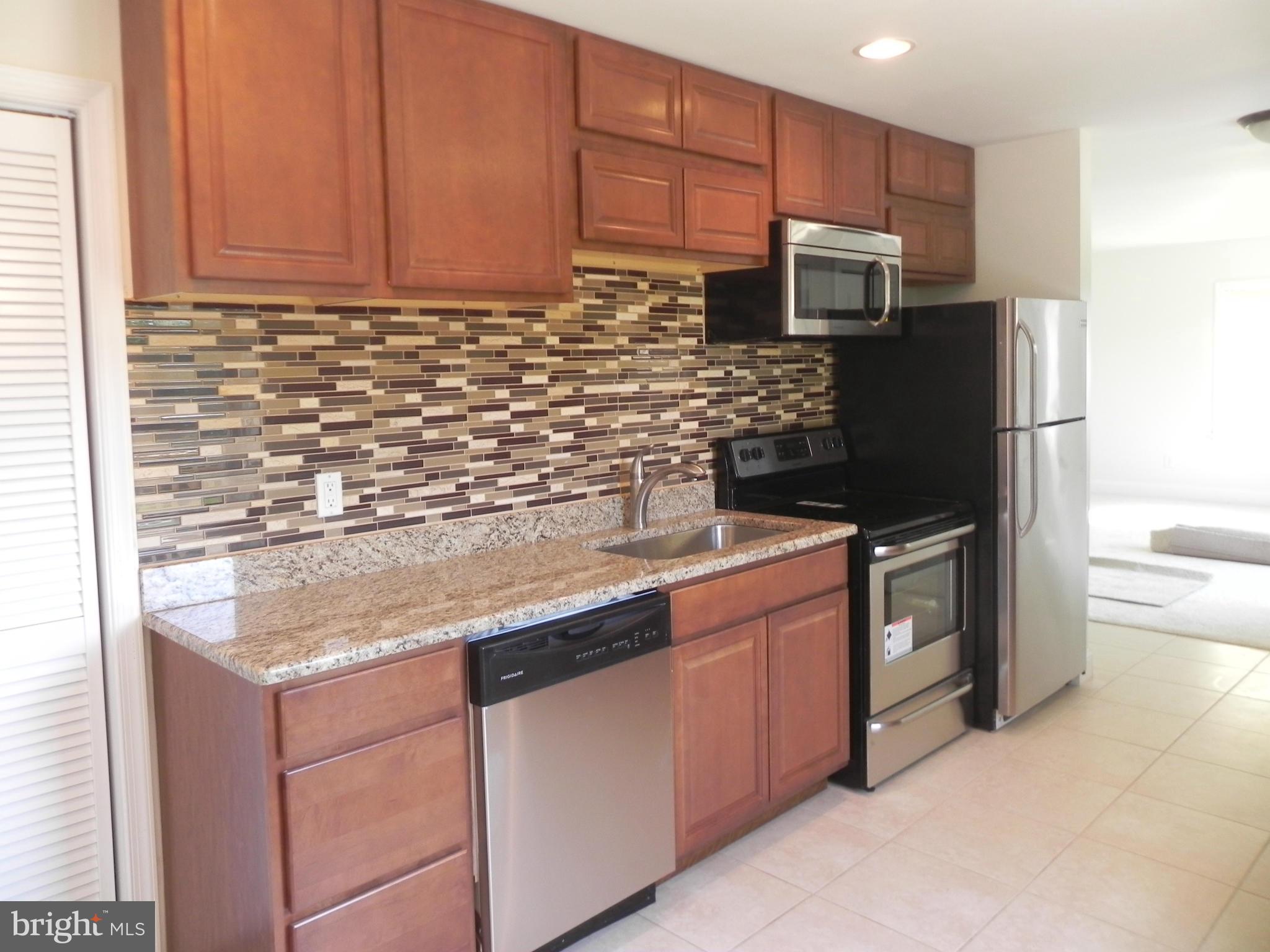 10320 Rogues Road Midland, VA 22728 - Photo 3 of 30 Kitchen