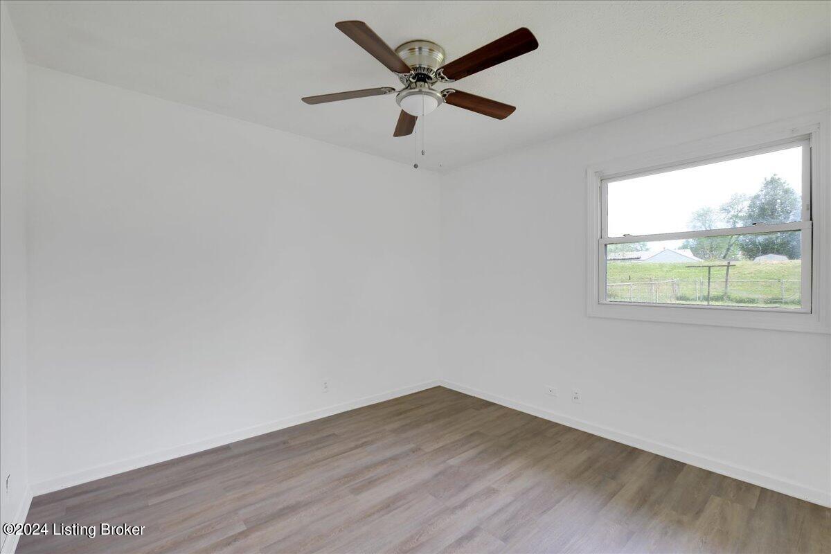 333 Mac Brae Road Louisville, KY 40214 - Photo 16 of 38 18-333 Mac Brae Rd-118