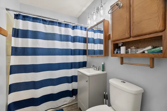 $230,000 | 28 East 157th Street, Harvey, IL 60426