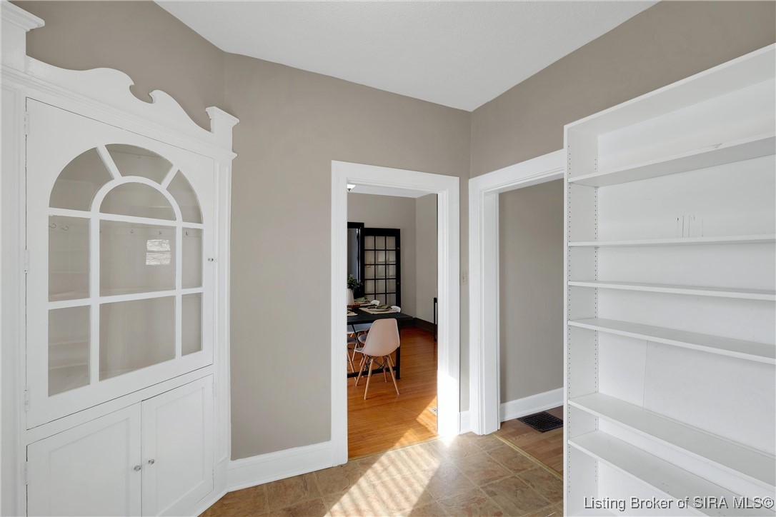 613 West Spring Street New Albany, IN 47150 - Photo 13 of 50