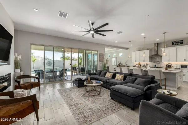 $3,600 | 34967 North Tres Alamos Road, San Tan Valley, AZ 85144