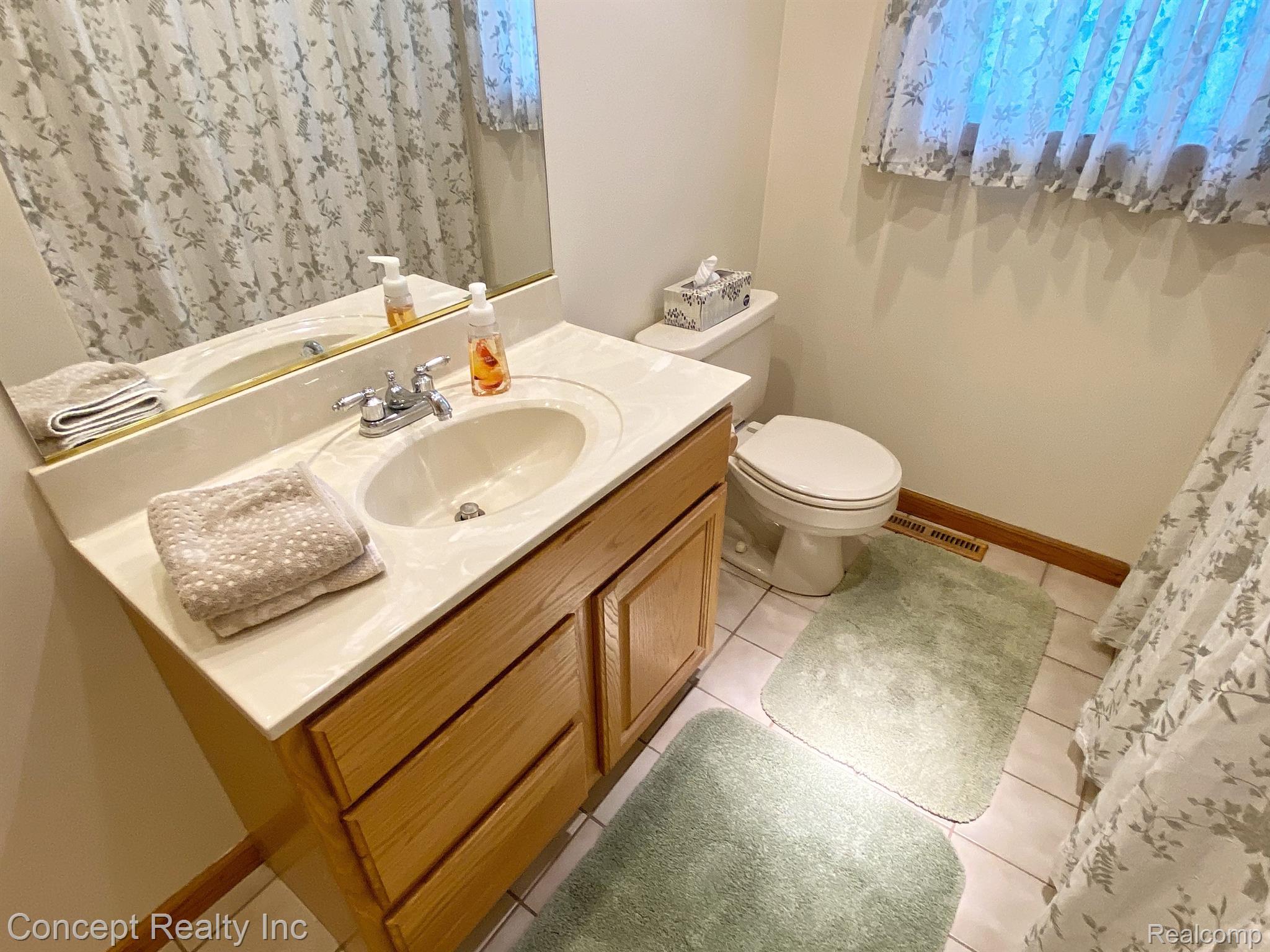 8533 Rucker Road Grosse Ile, MI 48138 - Photo 22 of 38 Gallery Image 22