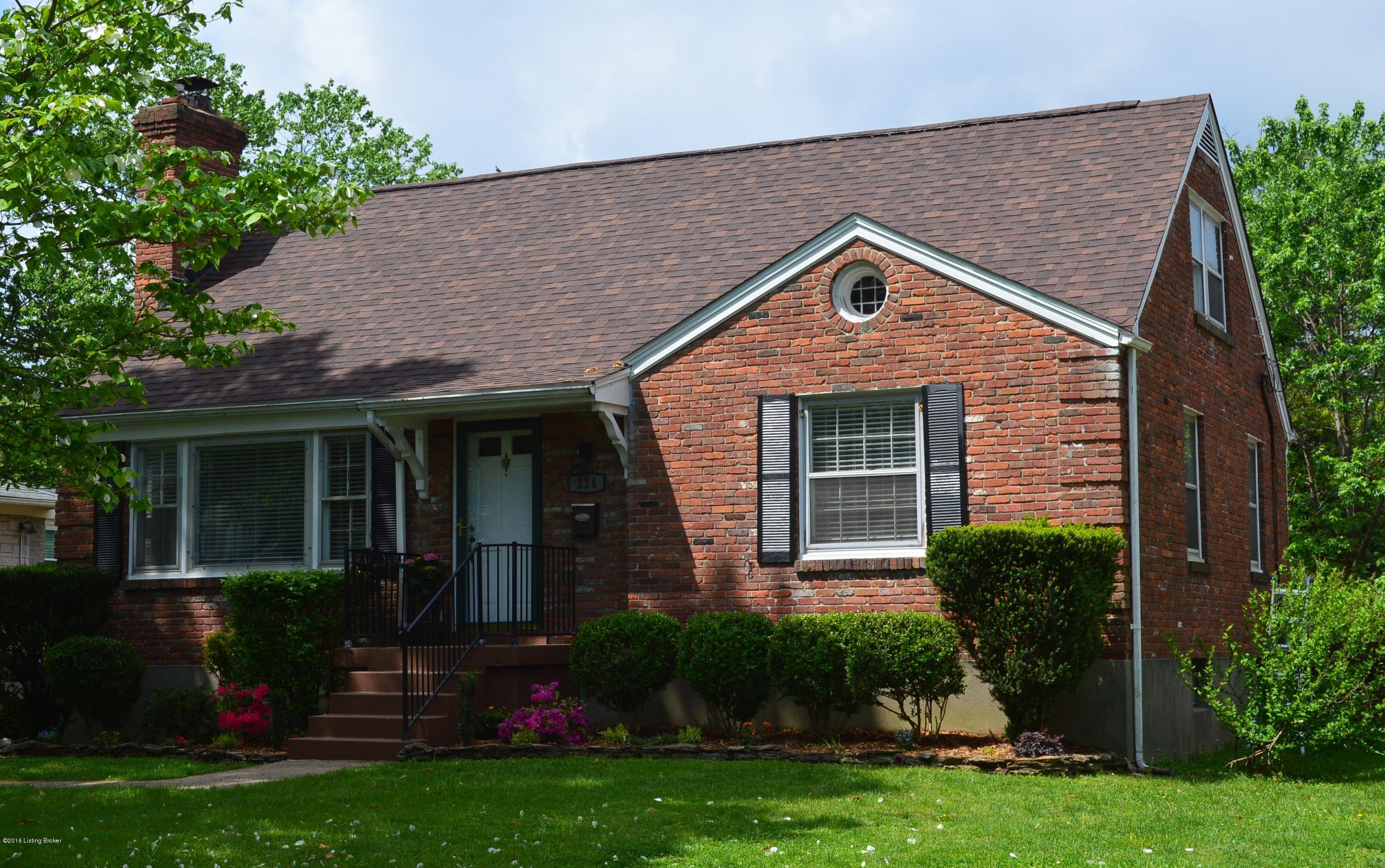 224 Tyne Road Louisville, KY 40207 - Photo 3 of 19 Move-in Condition!