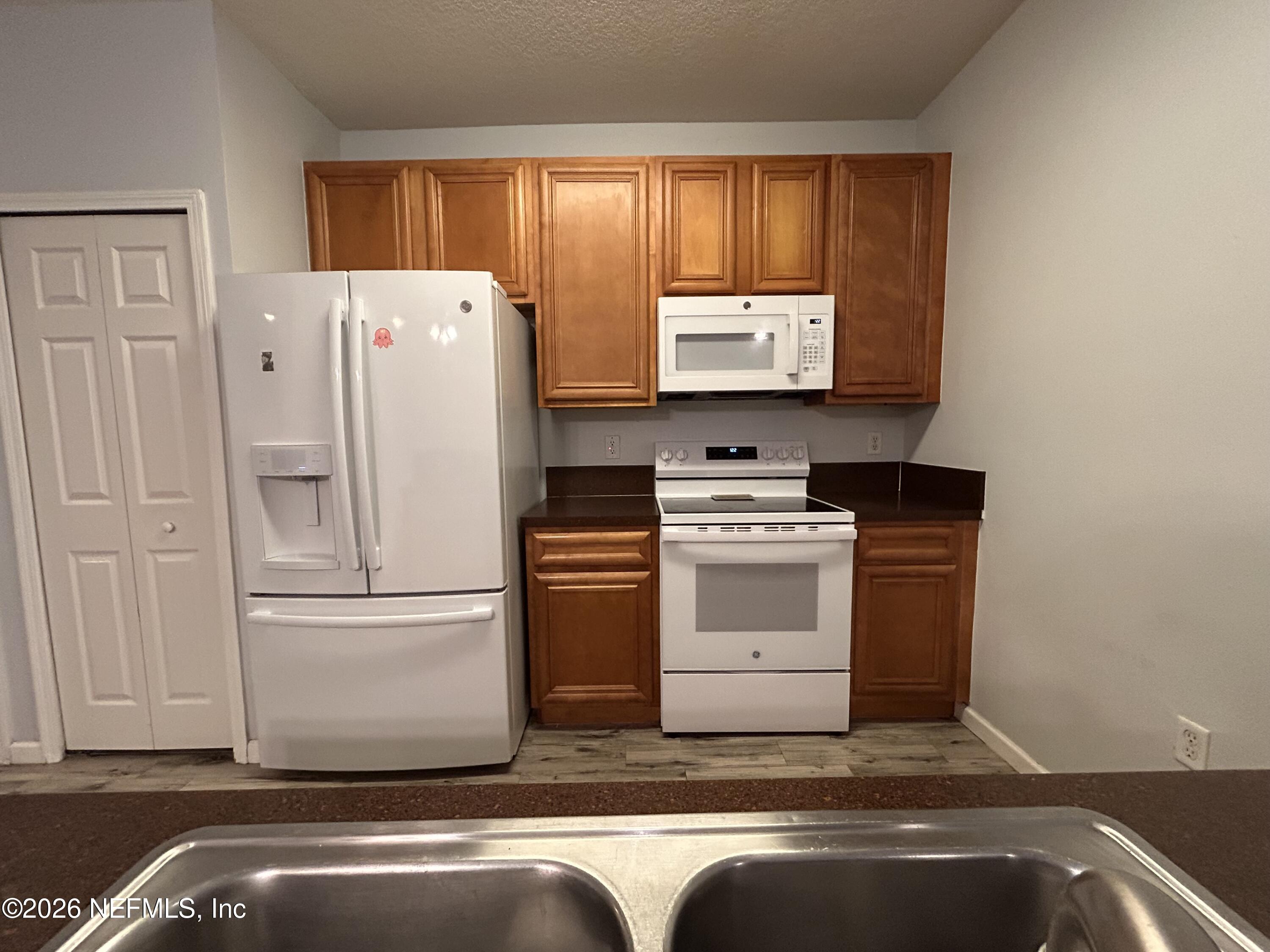 8215 Green Parrot Road, Unit 103 Jacksonville, FL 32256 - Photo 7 of 28 IMG_6972