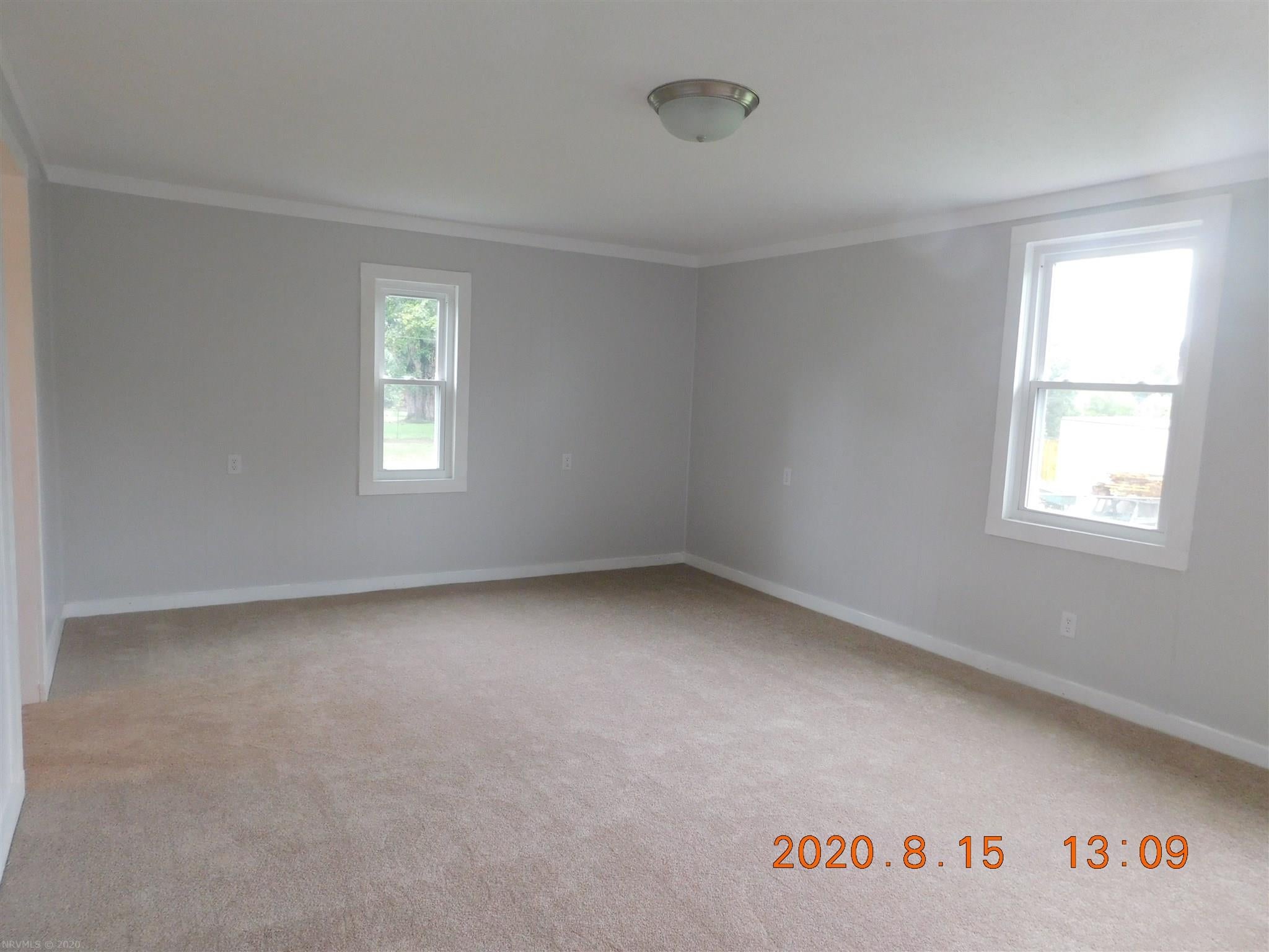 7463 Ridge Road Radford, VA 24141 - Photo 7 of 25 Gallery Image 7