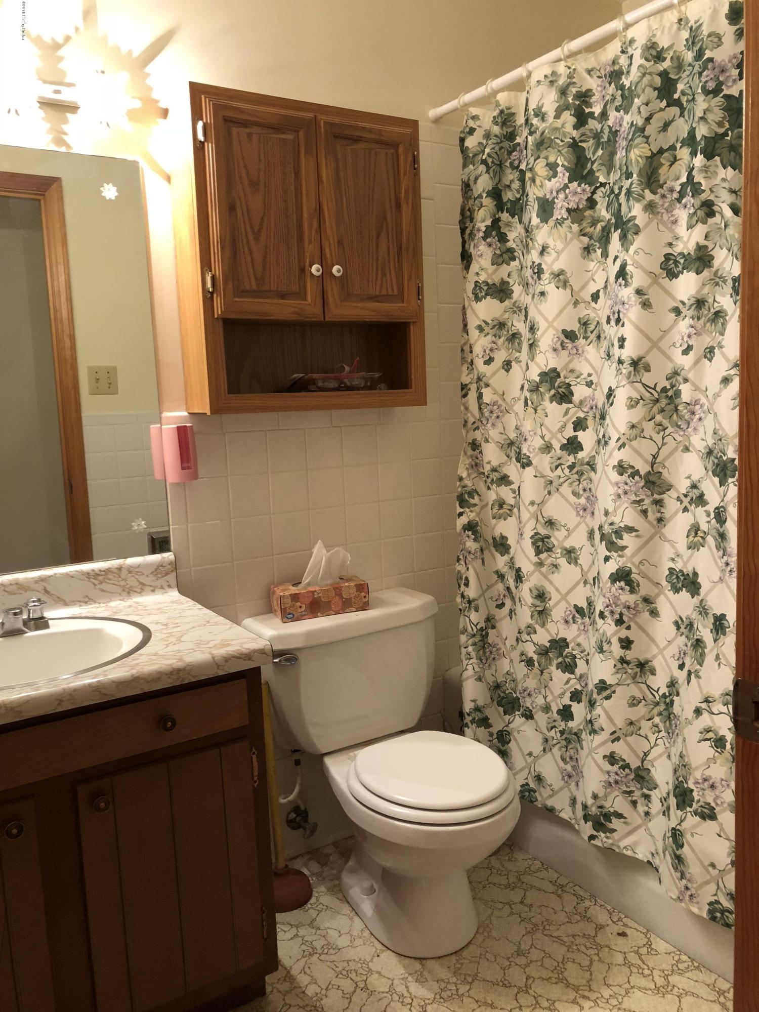 302 Bethlehem Road Pleasureville, KY 40057 - Photo 26 of 33 Hall Bathroom
