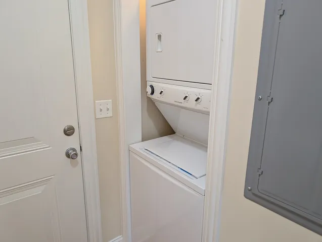 $1,899 | 4014 North Central Park Avenue, Unit 3E, Chicago, IL 60618