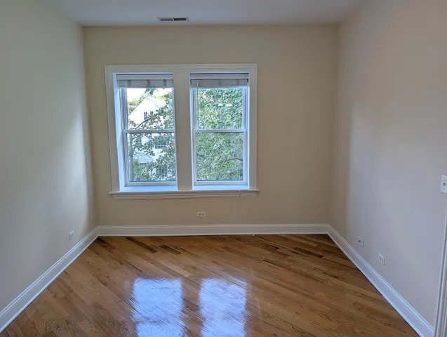 $1,899 | 4014 North Central Park Avenue, Unit 3E, Chicago, IL 60618