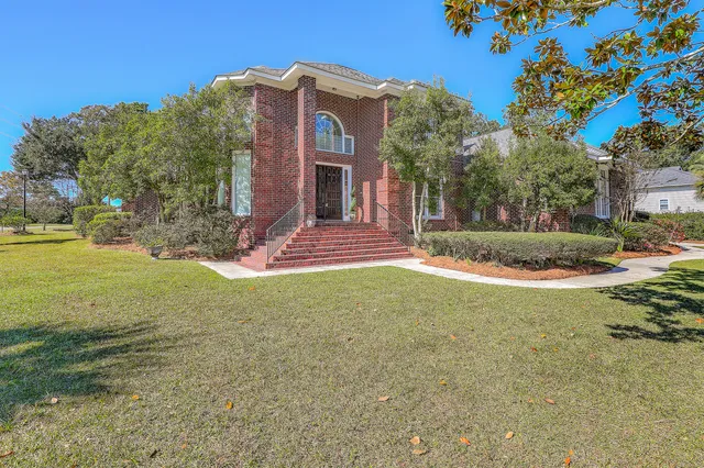 $823,000 | 1417 Eagle Landing Boulevard, Hanahan, SC 29410