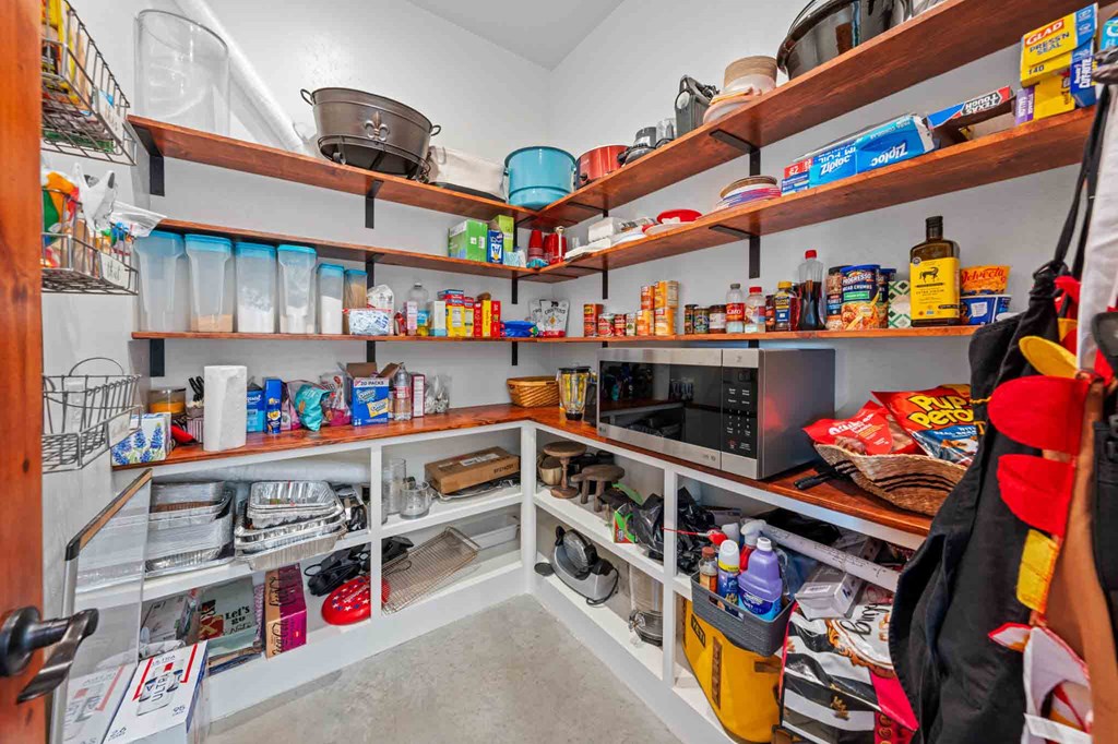 147 Gray Wolf Blanco, TX 78606 - Photo 16 of 34