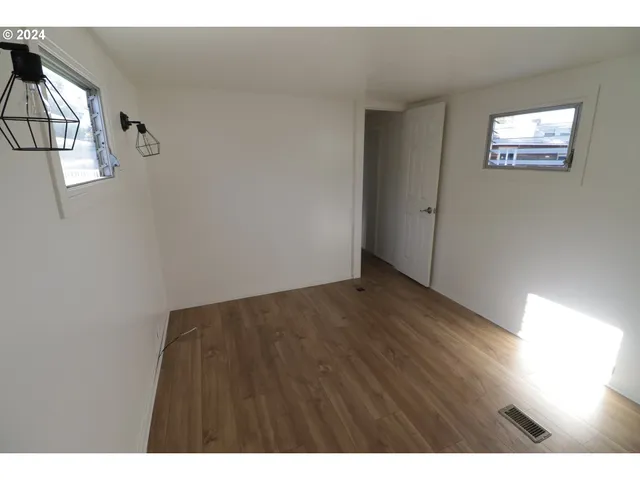 $30,900 | 7635 Southeast Johnson Creek Boulevard, Portland, OR 97206