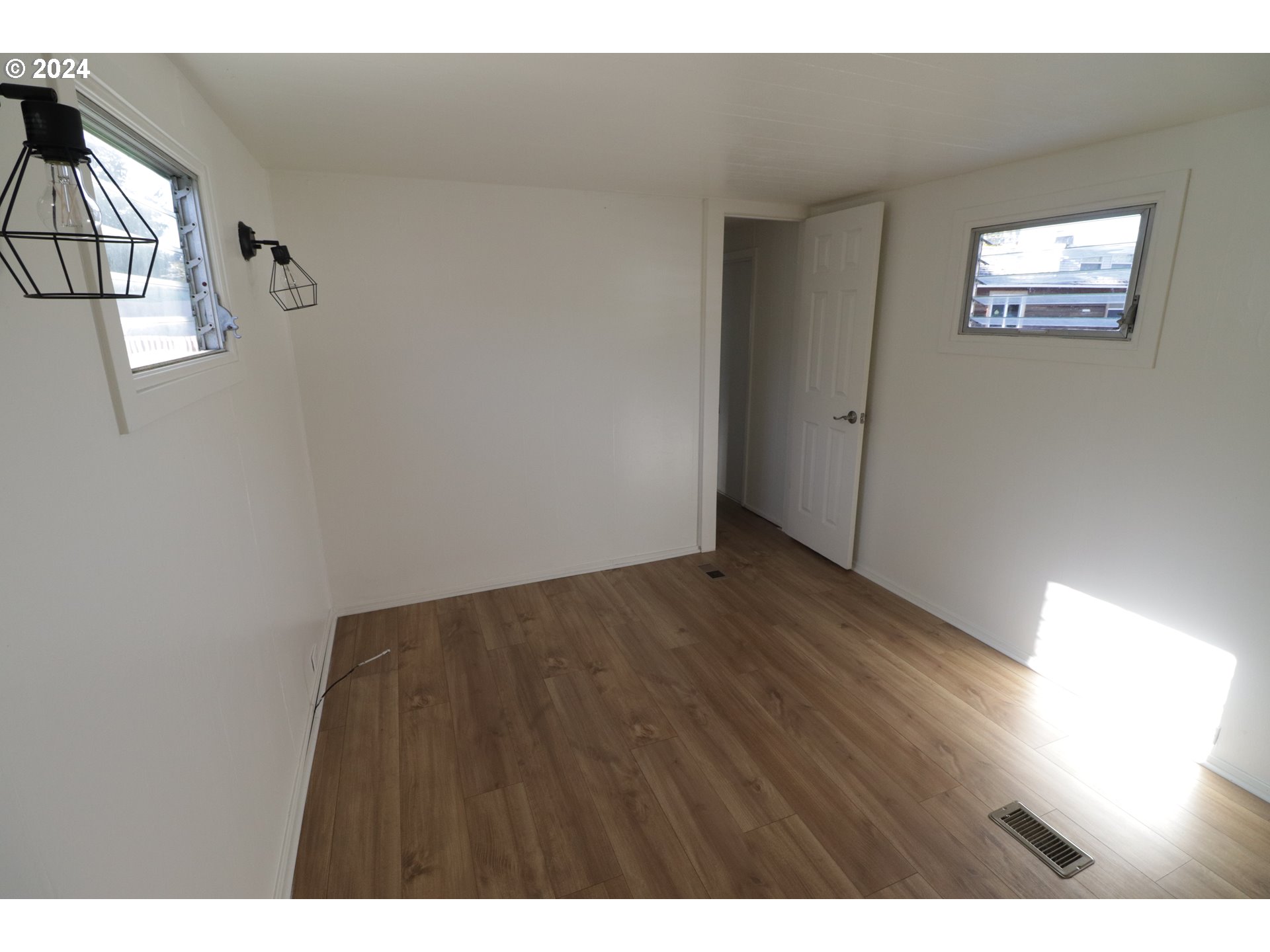 7635 Southeast Johnson Creek Boulevard Portland, OR 97206 - Photo 12 of 22