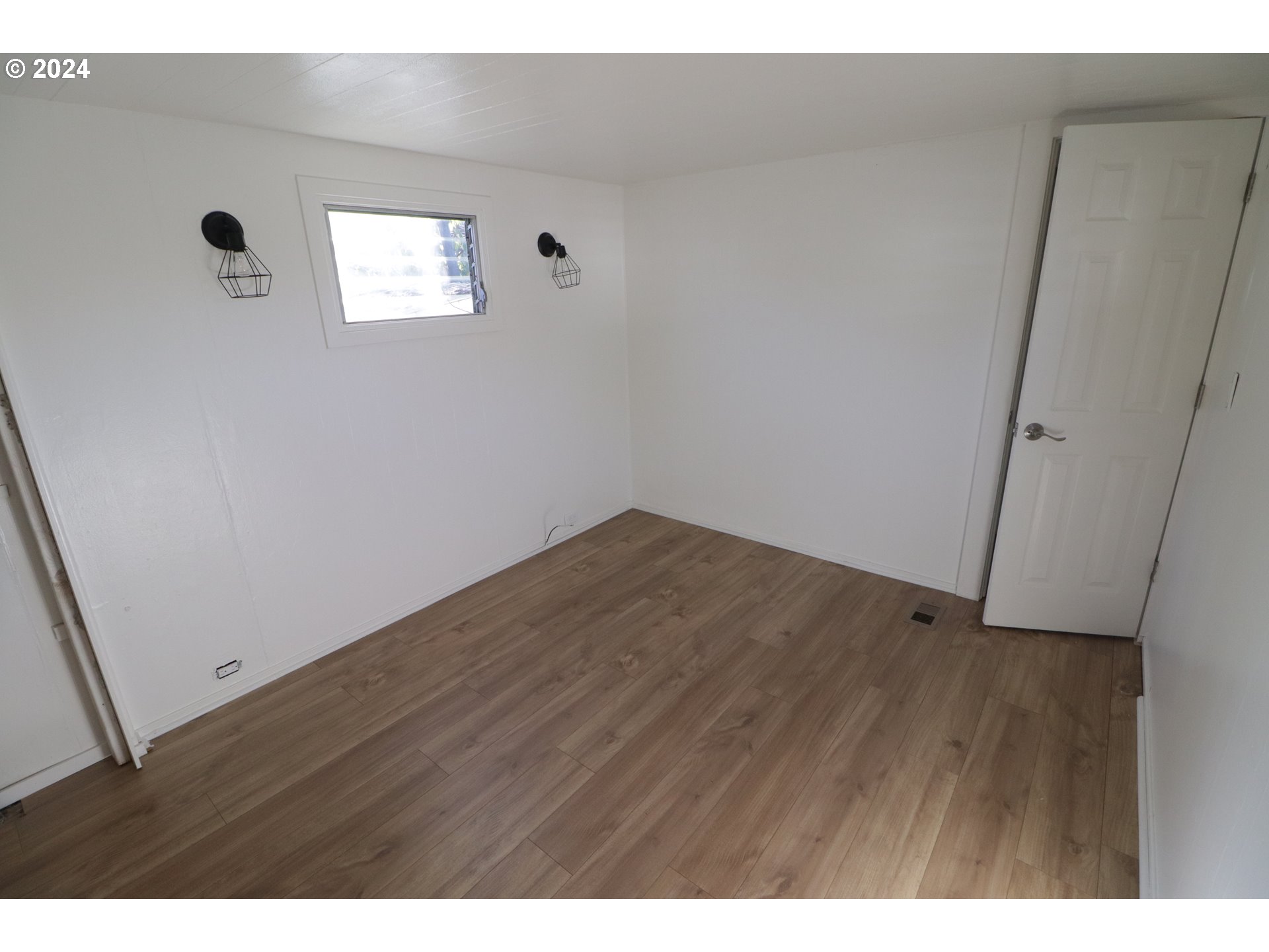 7635 Southeast Johnson Creek Boulevard Portland, OR 97206 - Photo 13 of 22