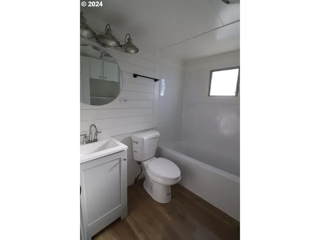 $30,900 | 7635 Southeast Johnson Creek Boulevard, Portland, OR 97206