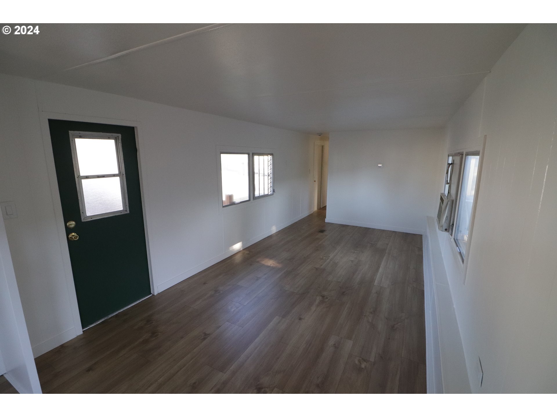 7635 Southeast Johnson Creek Boulevard Portland, OR 97206 - Photo 4 of 22