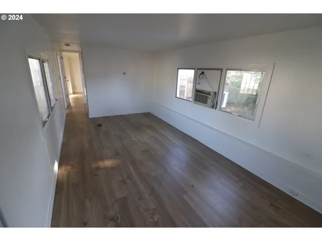 $30,900 | 7635 Southeast Johnson Creek Boulevard, Portland, OR 97206