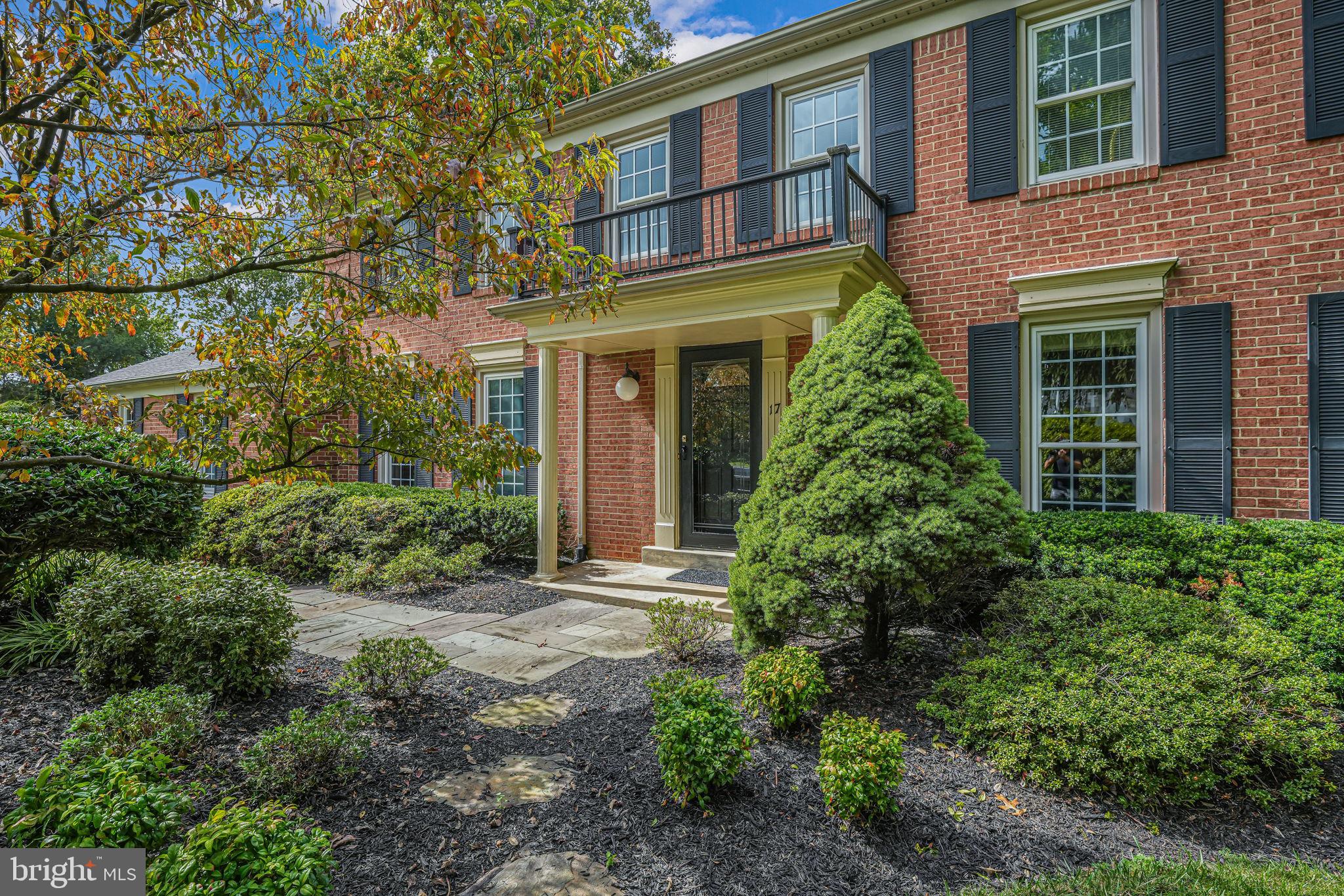 17 Lamp Post Court Potomac, MD 20854 - Photo 2 of 36