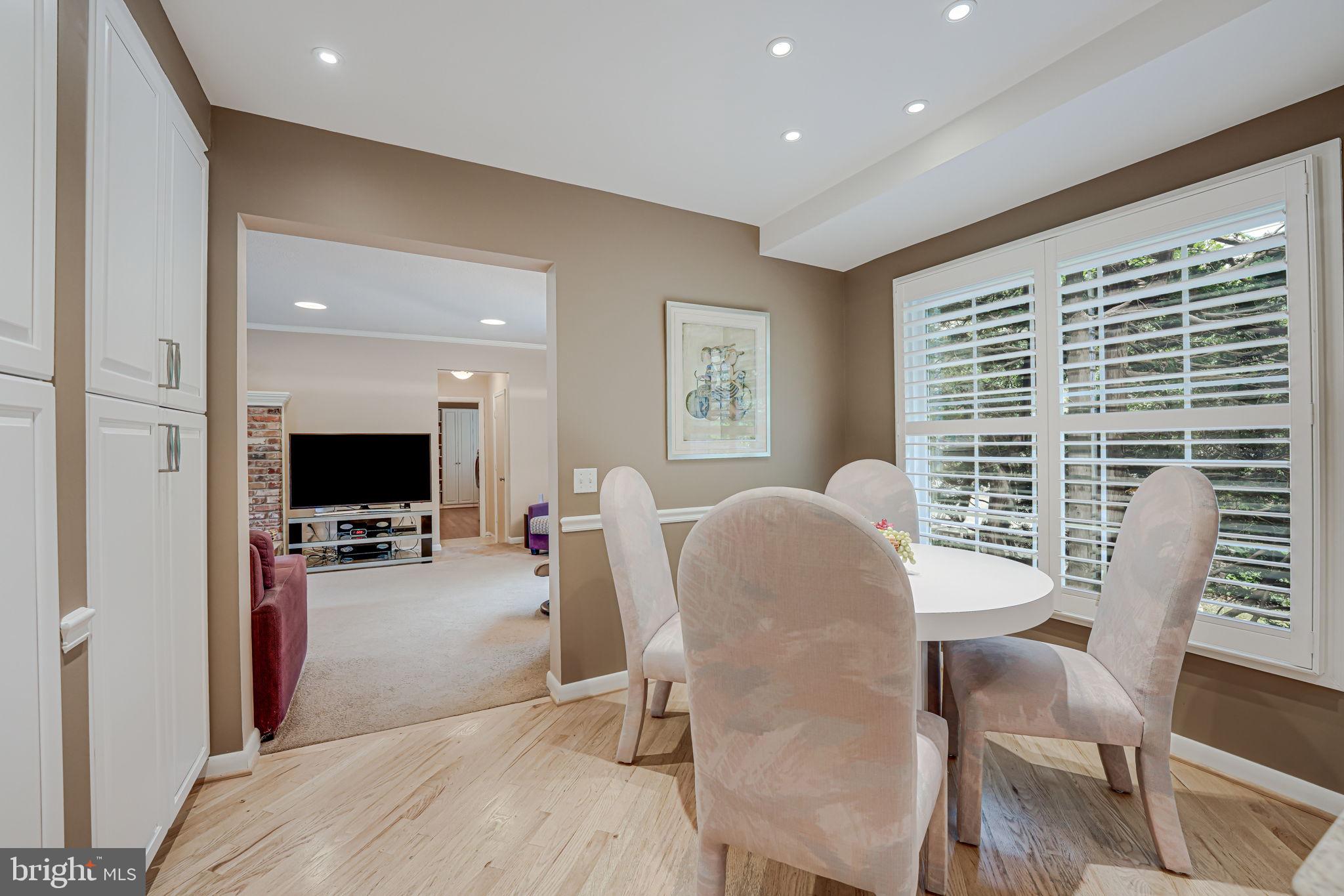 17 Lamp Post Court Potomac, MD 20854 - Photo 7 of 36