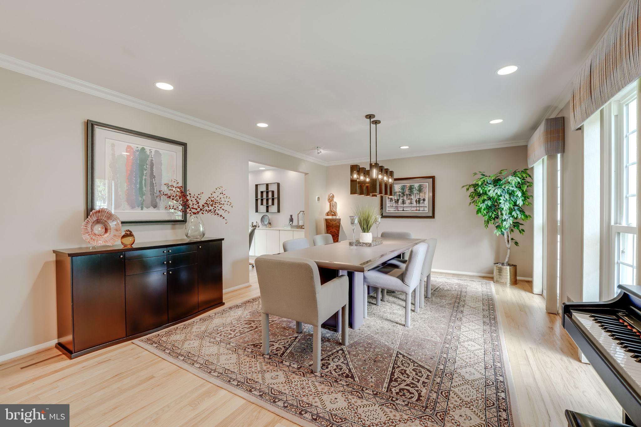 17 Lamp Post Court Potomac, MD 20854 - Photo 8 of 36