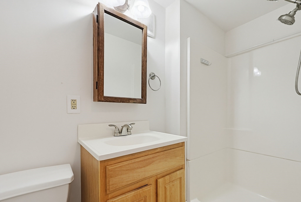 339 Chestnut Street Gardner, MA 01440 - Photo 7 of 40