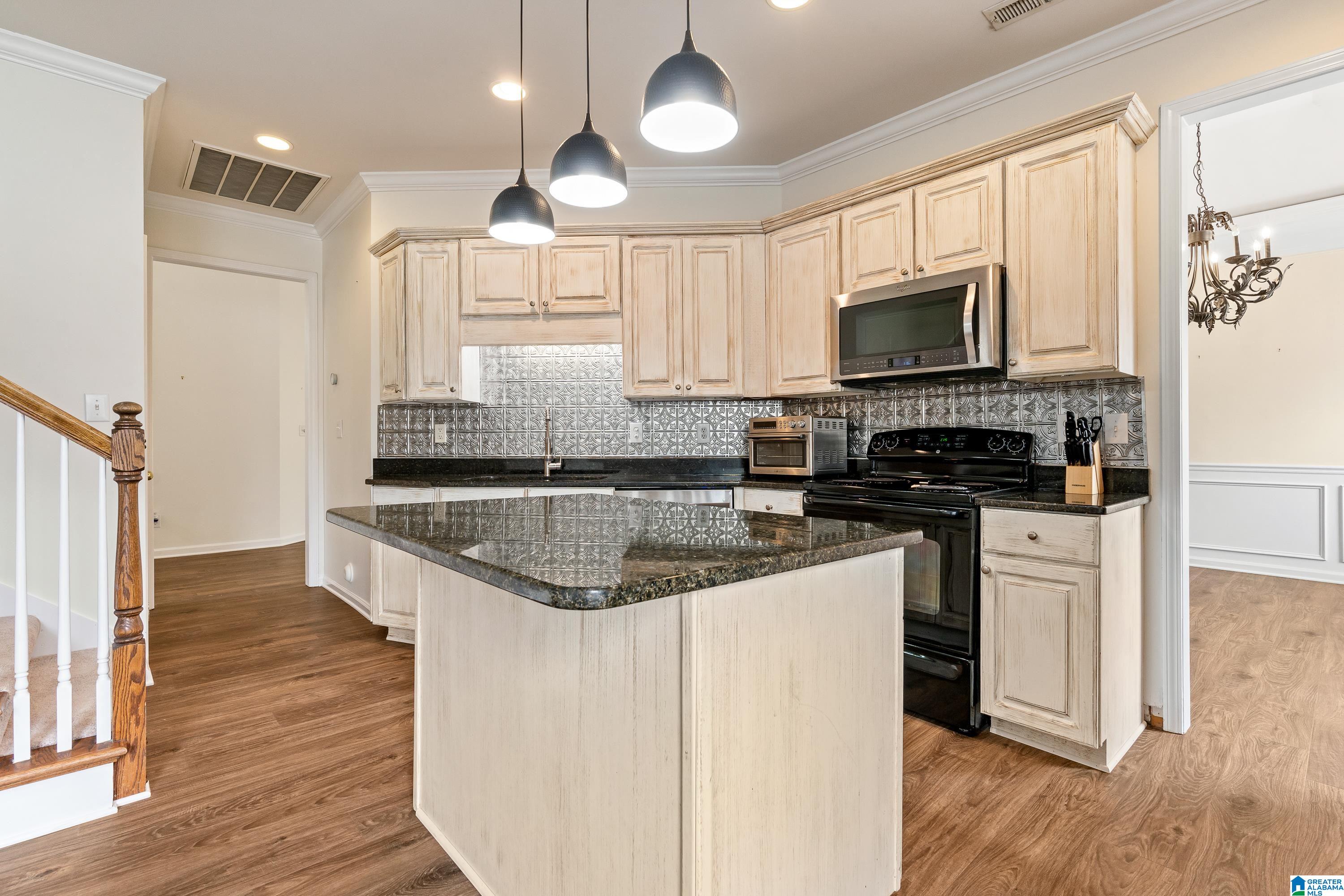 209 Lake Forest Way Alabaster, AL 35114 - Photo 7 of 56 Gallery Image 7