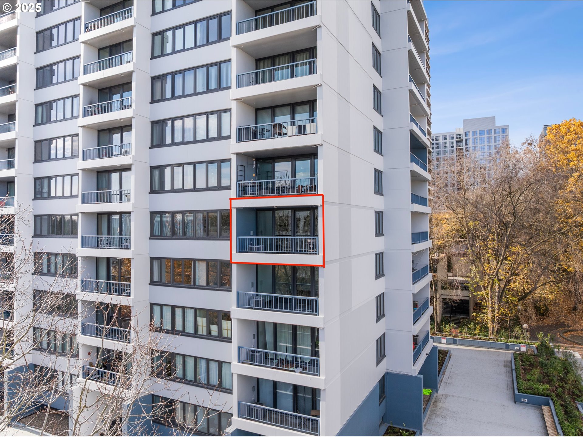111 Southwest Harrison Street, Unit 5F Portland, OR 97201 - Photo 29 of 34 Swimming Pool
