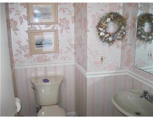 280 Shore Road, Unit 280D Westerly, RI 02891 - Photo 18 of 25 Bathroom.