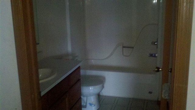 3977 Bricker Road Avoca, MI 48006 - Photo 9 of 15 31089084-8.JPG