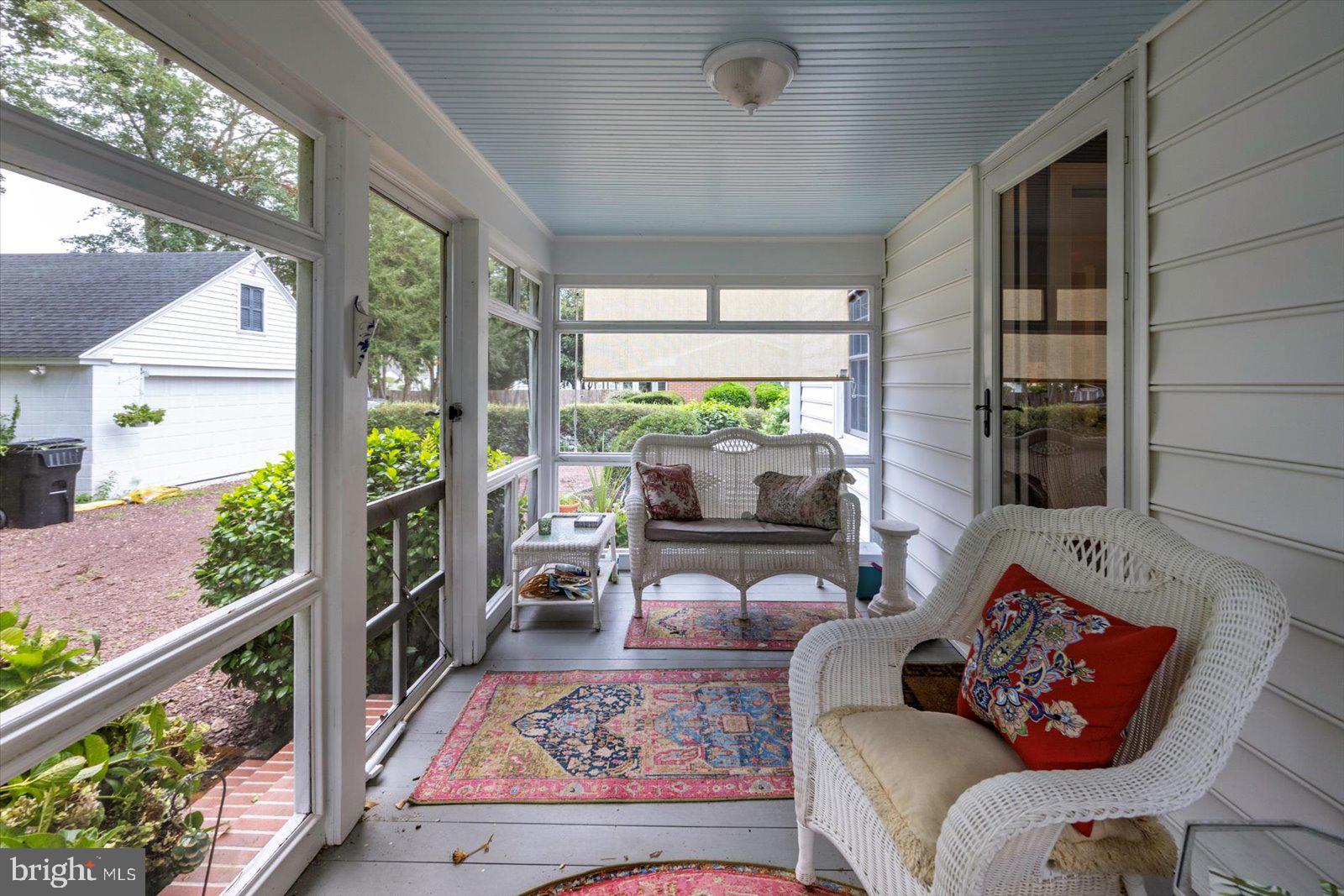 921 Riverside Drive Salisbury, MD 21801 - Photo 24 of 62 a living room with furniture and a potted plant