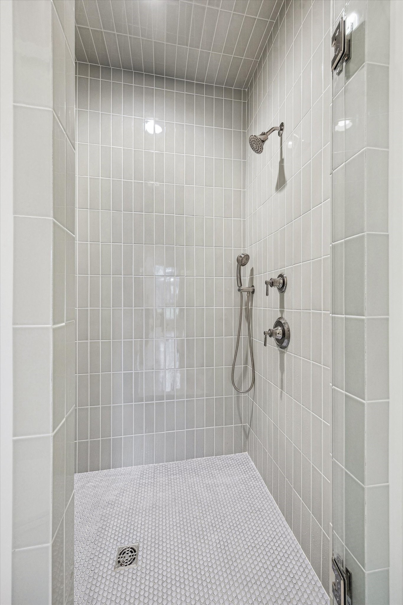 13023 Taylorcrest Road Houston, TX 77079 - Photo 21 of 49 a bathroom with a shower