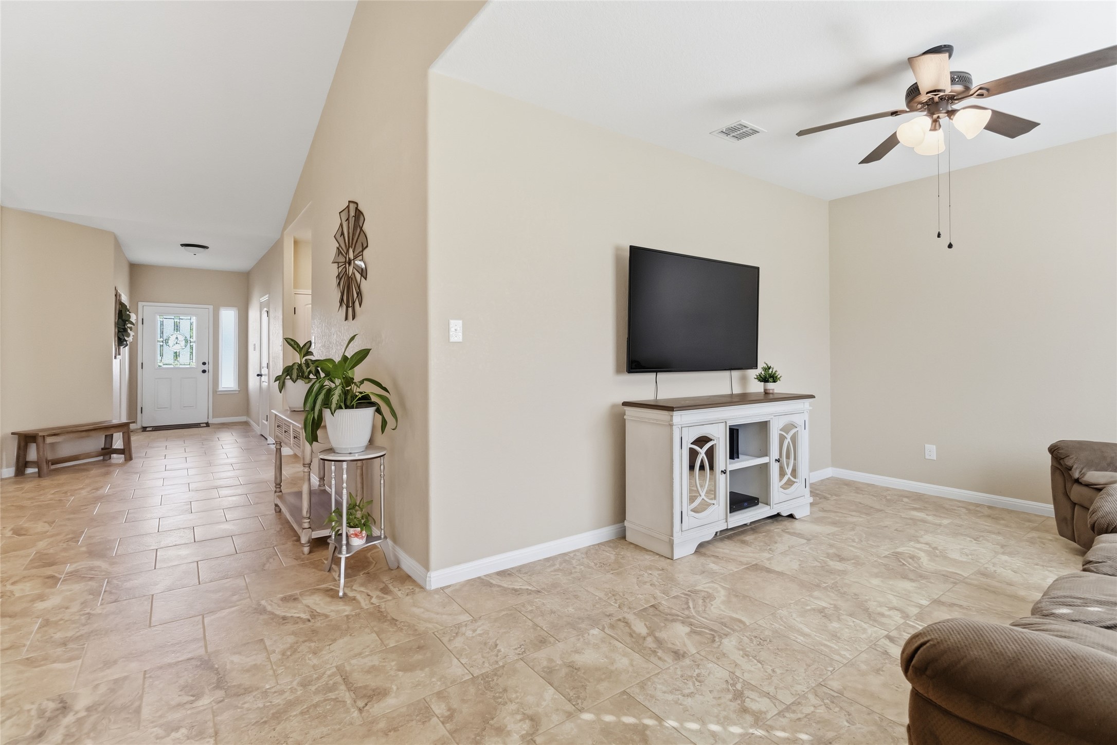 285 Hummingbird Way Martindale, TX 78655 - Photo 17 of 40 a view of livingroom with furniture and flat screen tv