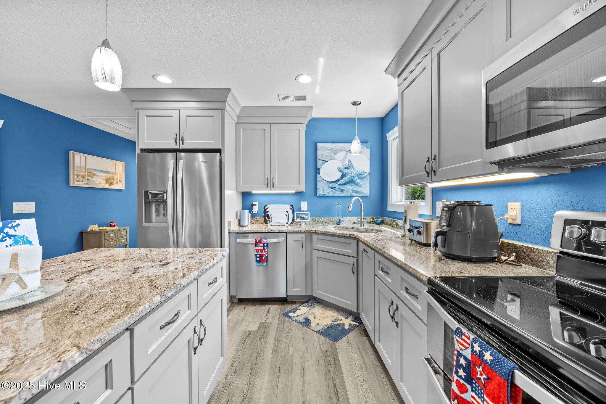 2364 Carova Road Corolla, NC 27927 - Photo 4 of 27 Large kitchen with island