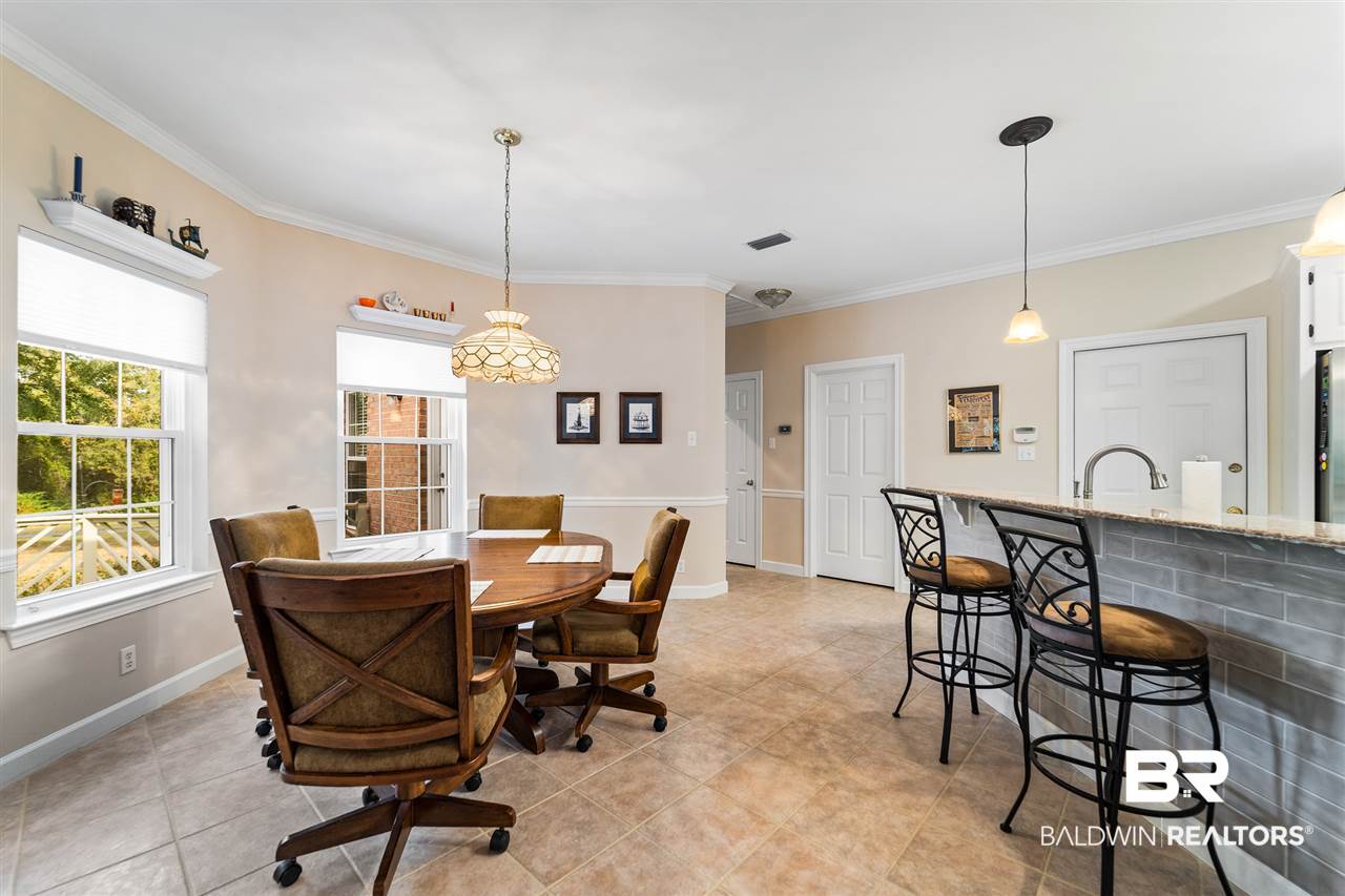 516 Ridgewood Drive Daphne, AL 36526 - Photo 9 of 38 Living Room