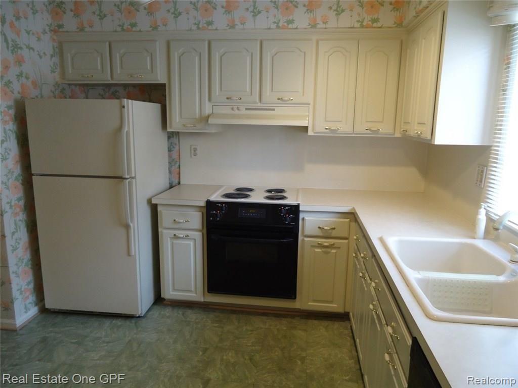1796 Vernier Road Grosse Pointe, MI 48236 - Photo 16 of 18 16 DSC05312.JPG