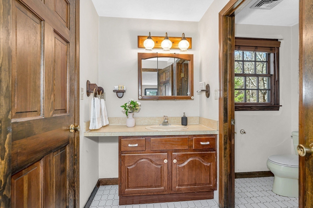 58 Jefferson Road Winchester, MA 01890 - Photo 20 of 37