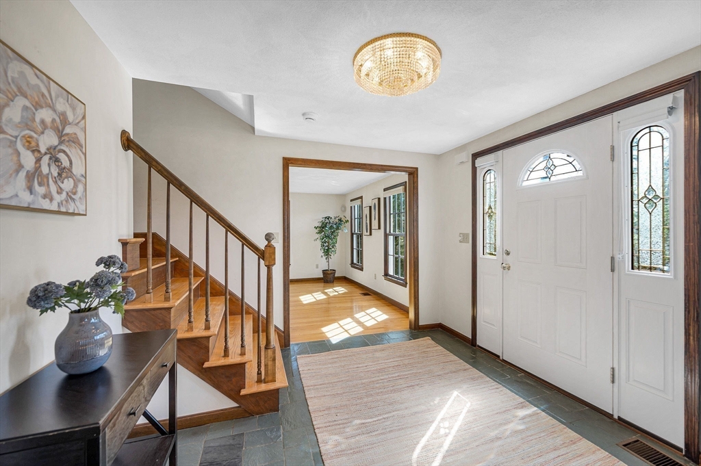 58 Jefferson Road Winchester, MA 01890 - Photo 3 of 37