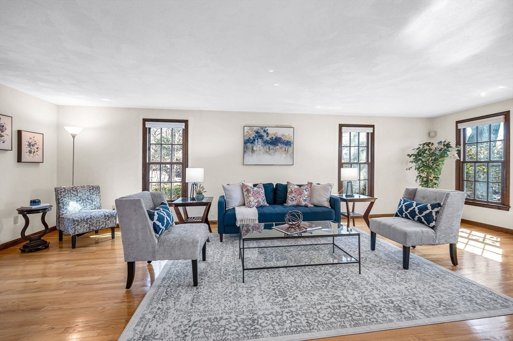 58 Jefferson Road Winchester, MA 01890 - Photo 5 of 37