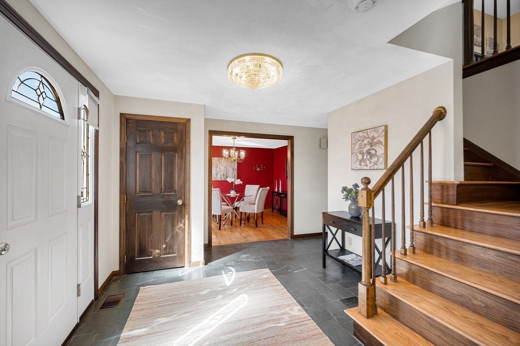 58 Jefferson Road Winchester, MA 01890 - Photo 7 of 37