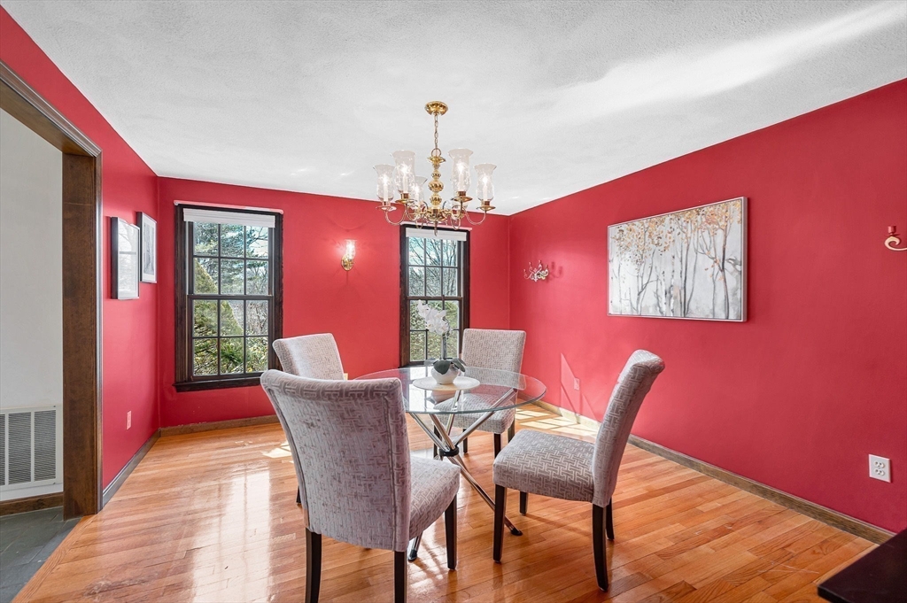 58 Jefferson Road Winchester, MA 01890 - Photo 8 of 37