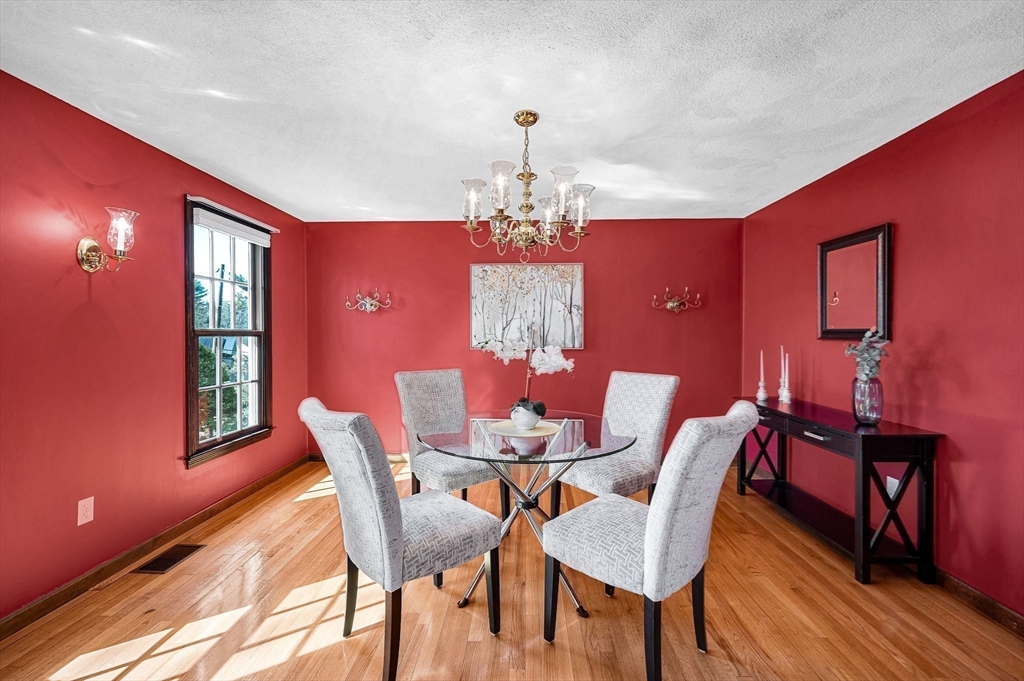 58 Jefferson Road Winchester, MA 01890 - Photo 9 of 37