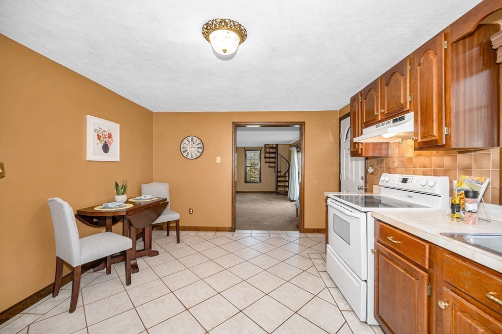 58 Jefferson Road Winchester, MA 01890 - Photo 10 of 37