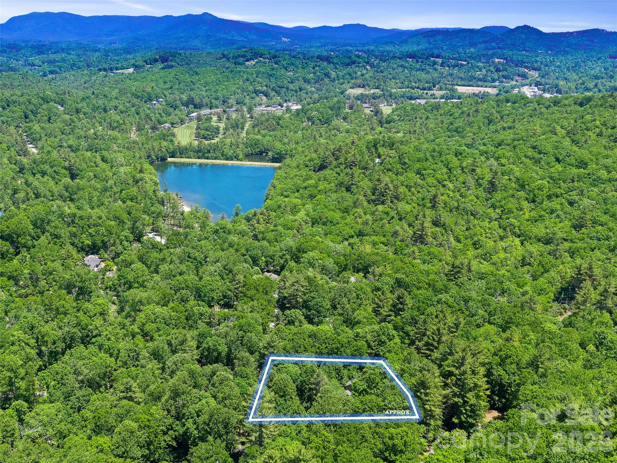 142 Wildflower Road Spruce Pine, NC 28777 - Photo 40 of 46 a view of a back yard