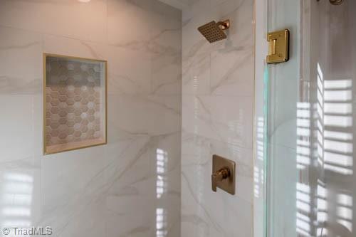 1405 Lyndhurst Drive High Point, NC 27262 - Photo 19 of 41 Primary Bathroom