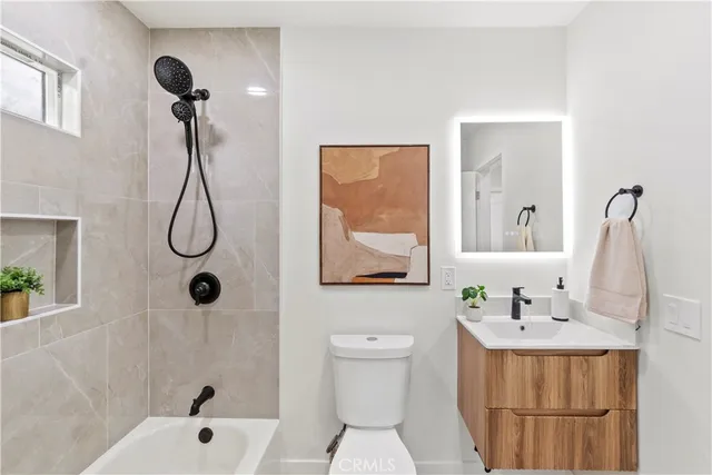 $1,280,000 | 1421 East Norwood Place, Alhambra, CA 91801