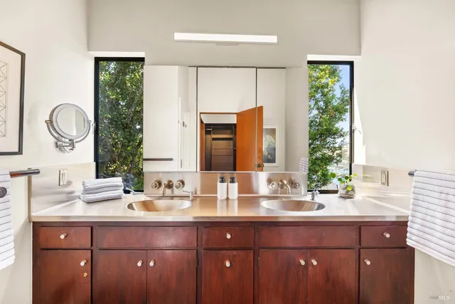 $4,795,000 | 11 Crest Road, Belvedere, CA 94920