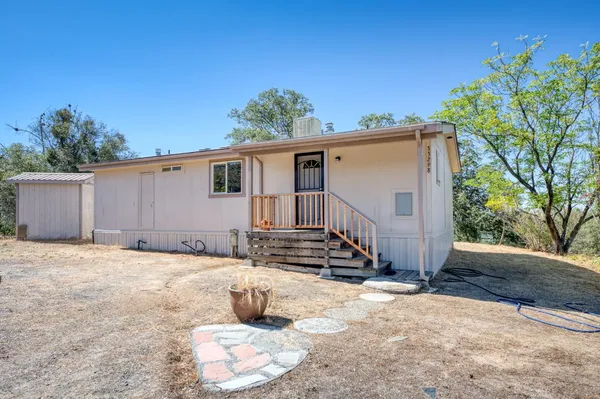 $329,000 | 33298 Wahoo Lane, Auberry, CA 93602