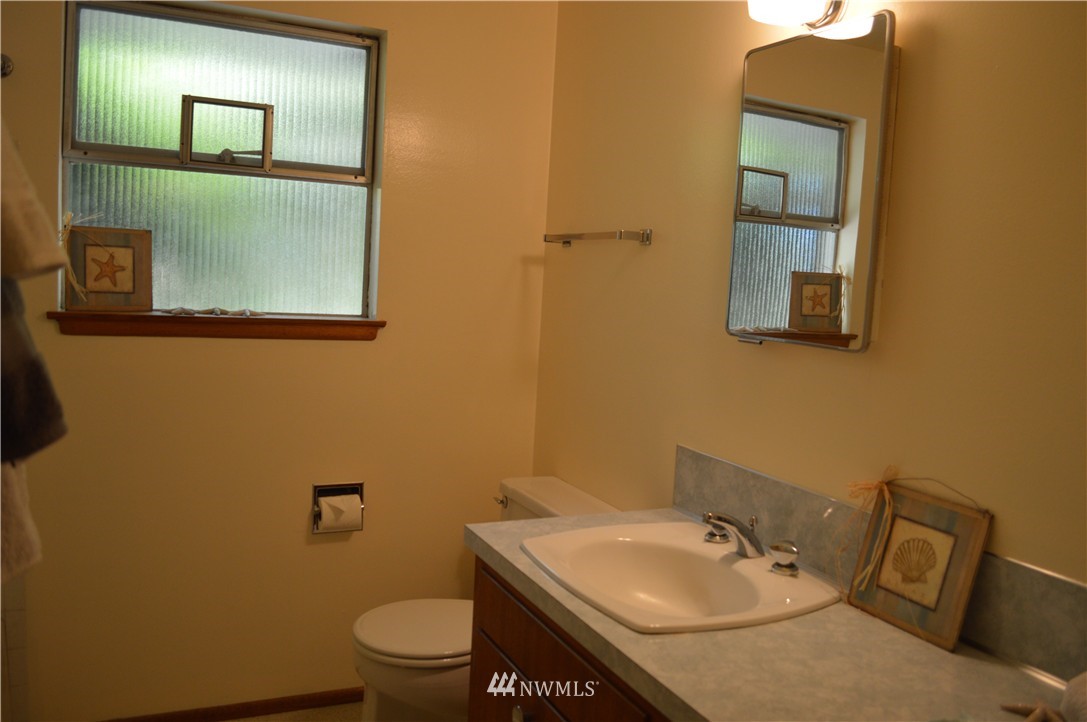 11615 Military Road Southwest Lakewood, WA 98498 - Photo 11 of 19 Gallery Image 11
