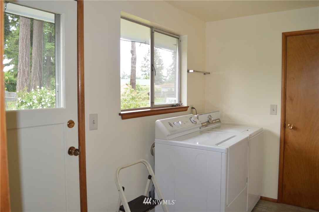 11615 Military Road Southwest Lakewood, WA 98498 - Photo 7 of 19 Gallery Image 7